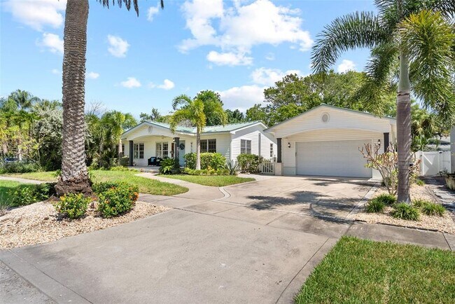 Building Photo - 759 Lantana Ave