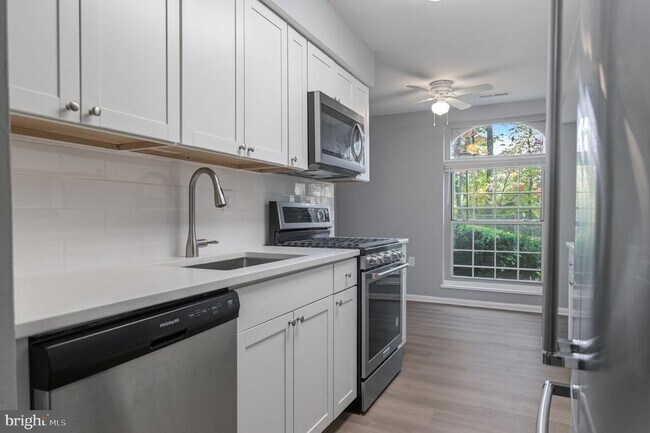 Building Photo - 3356 Woodburn Rd