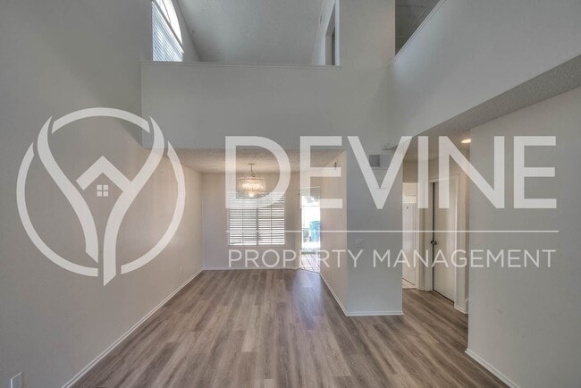 Building Photo - Move-In Ready Home