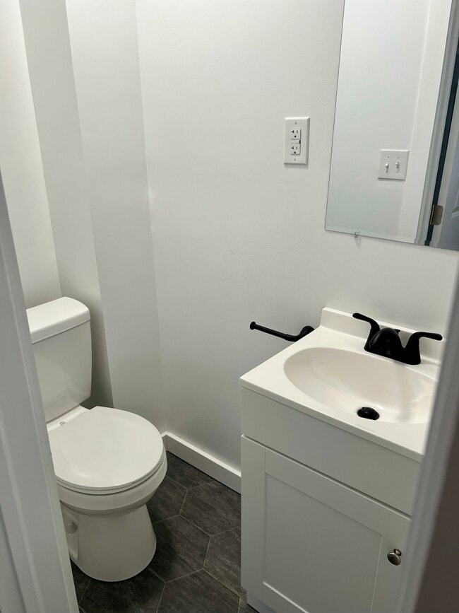 Building Photo - 2621 Mill Rd