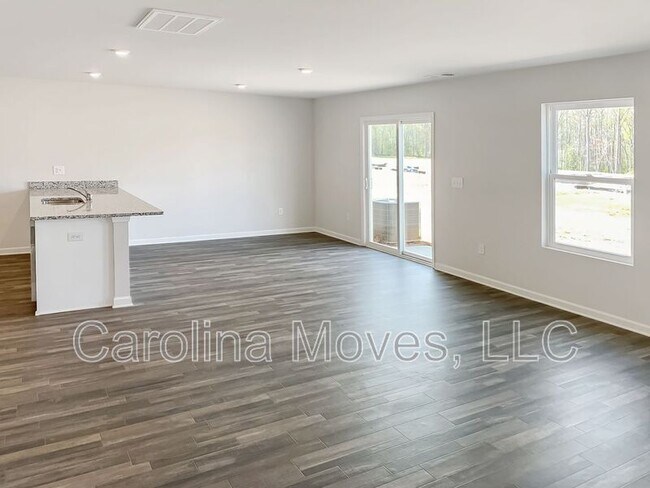 Building Photo - 667 Farmstead Trail