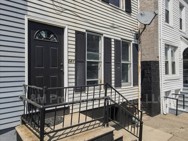 Building Photo - 841 Jackson St