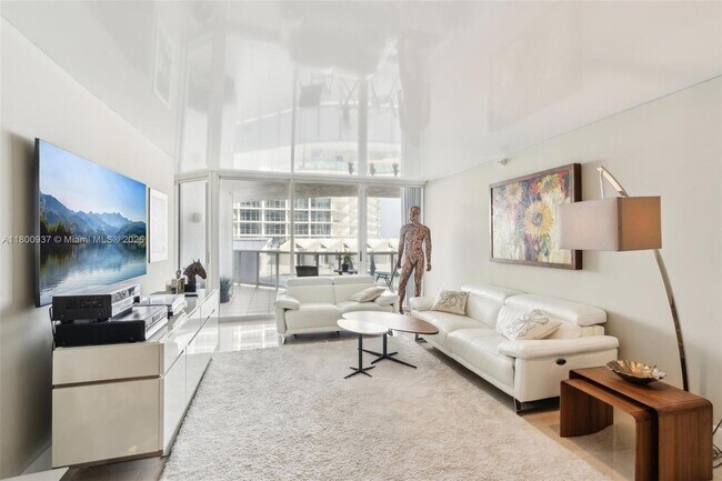 Primary Photo - 16711 Collins Ave