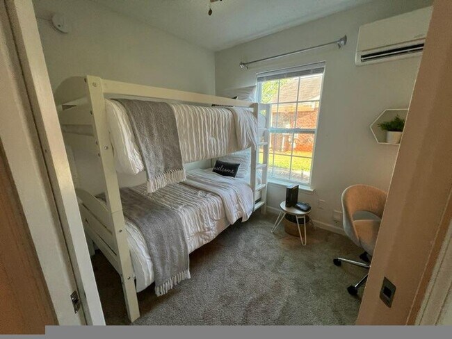 Building Photo - 104 Timberwood Ln