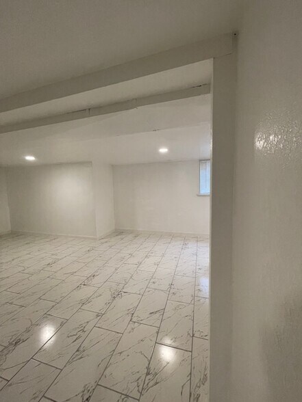 Building Photo - 129 126th St E