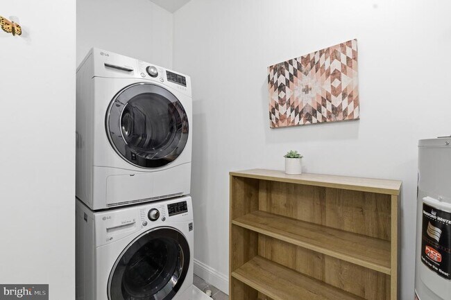 Building Photo - 925 N Broad St