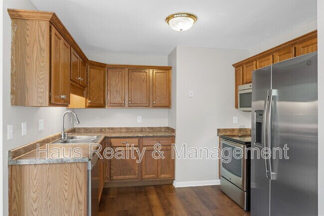 Building Photo - 1109 Gunpoint Dr