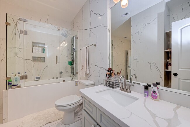 Building Photo - 39 Marino Dr