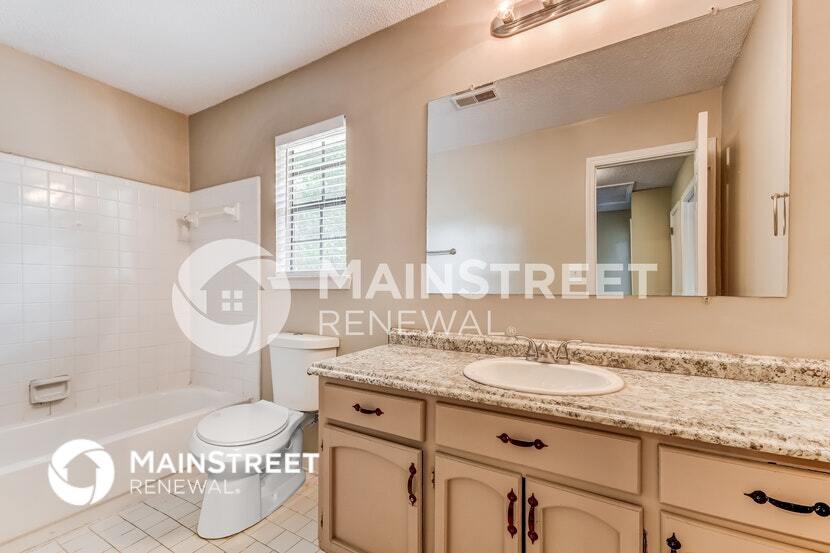 Building Photo - 904 Pine Forest Cir