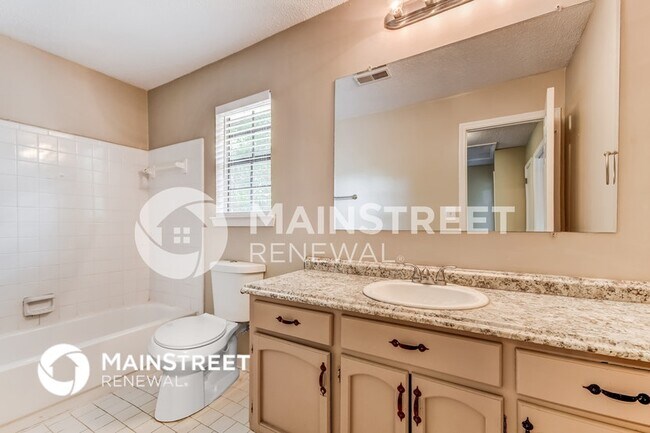 Building Photo - 904 Pine Forest Cir