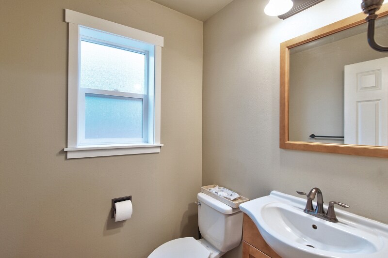 Building Photo - 17536 SW Parkway Ct