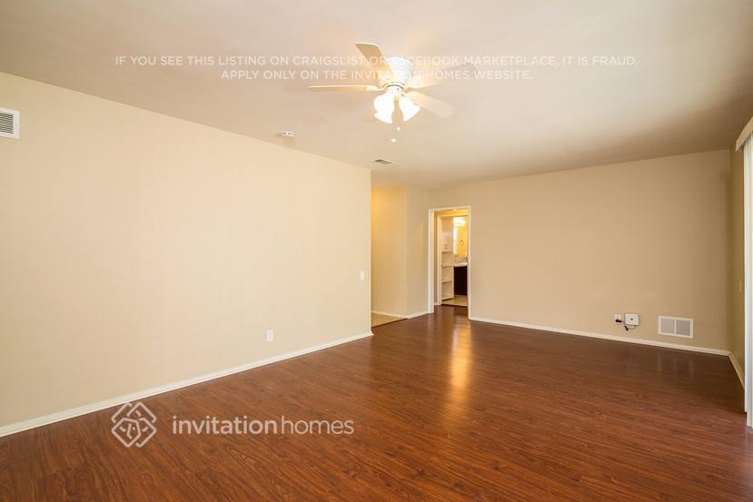 Building Photo - 2109 W Orange Grove Ave