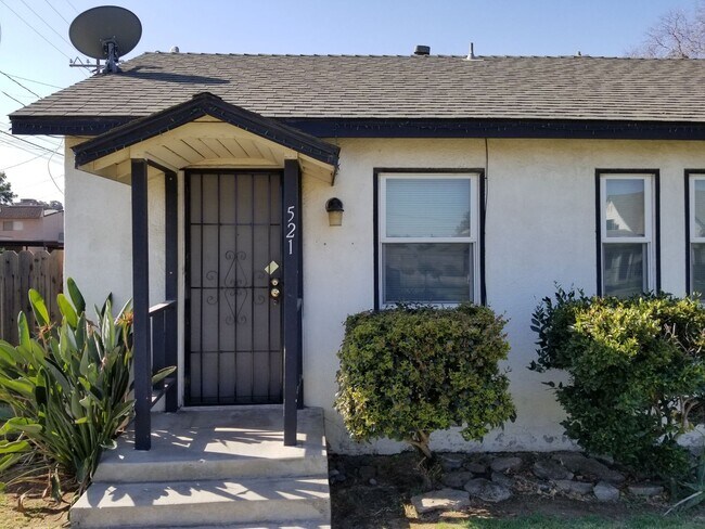 Primary Photo - 521 E San Joaquin Ave