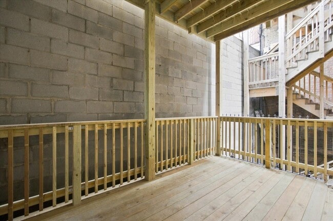 Building Photo - 1609 N Wood St