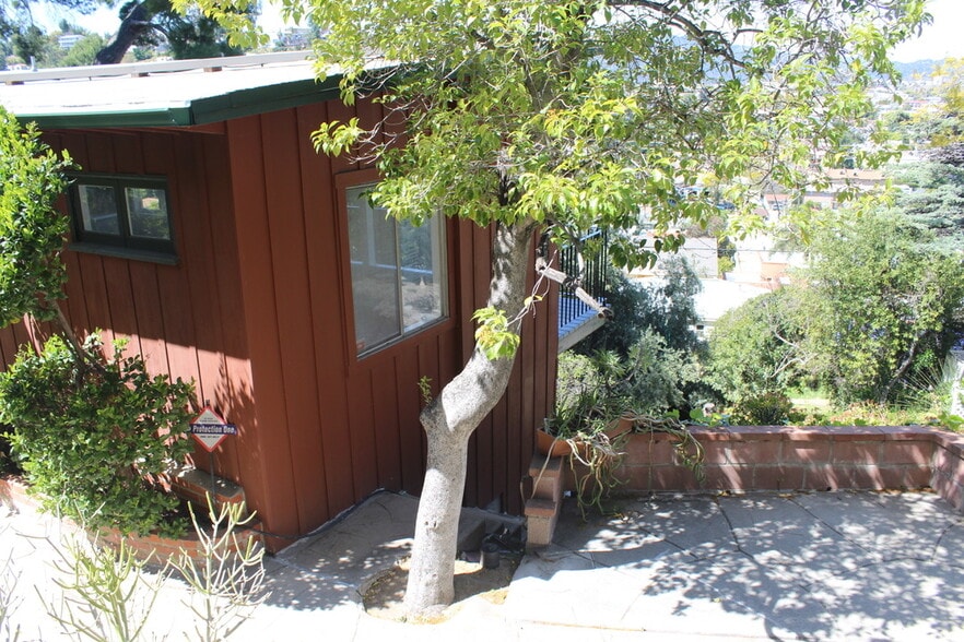 Building Photo - 934 Highline Rd