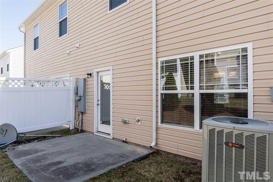 Building Photo - Room in Townhome on Keystone Park Dr