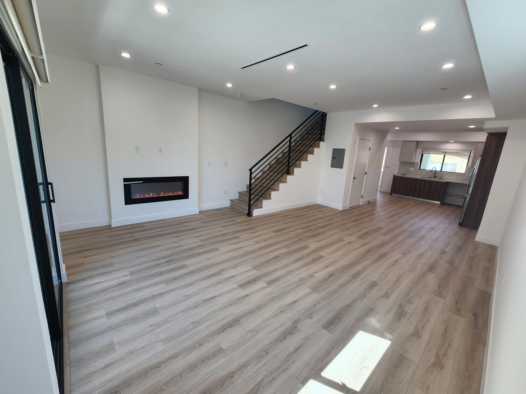 Building Photo - 6061 Fulton Ave