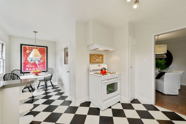 Building Photo - 3 El Gavilan Rd