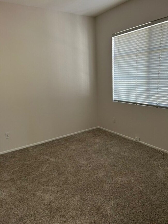Building Photo - 2-Bedroom 2-Bath Rancho Santa Margarita Home