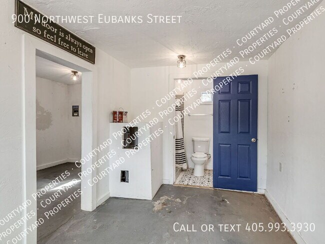Building Photo - 900 NW Eubanks St