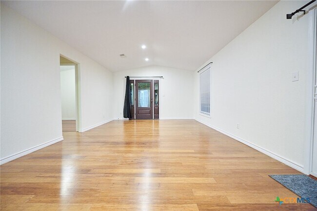 Building Photo - 919 Southside Dr