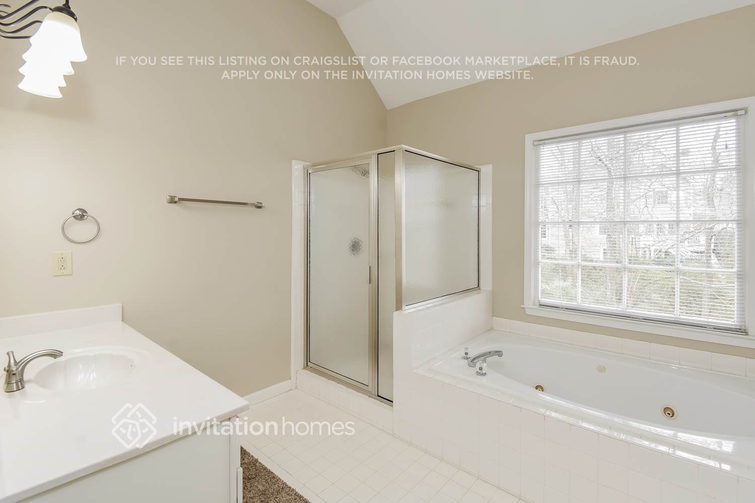 Building Photo - 613 Dahlia Way