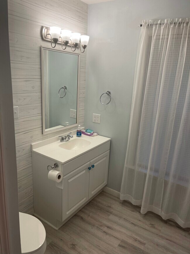 Building Photo - 6314 Springside Dr