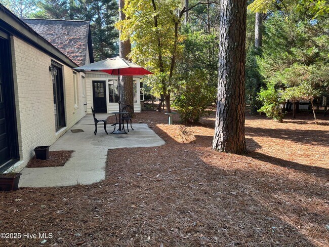 Building Photo - 140 Westchester Cir