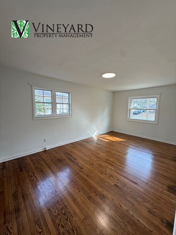 Building Photo - 1023 Pine Valley Dr NE