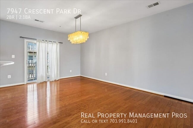 Building Photo - 7947 Crescent Park Dr
