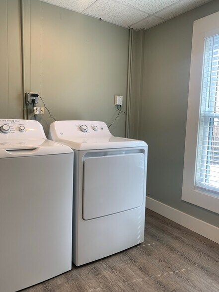 Building Photo - 1220 Fulton St W