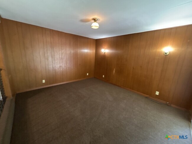Building Photo - 310 Prather Dr