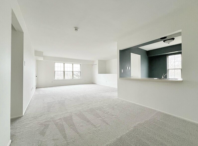 living room - 2302 Society Pl