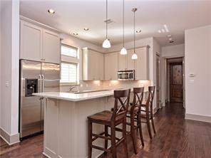 Building Photo - 306 W 34th St