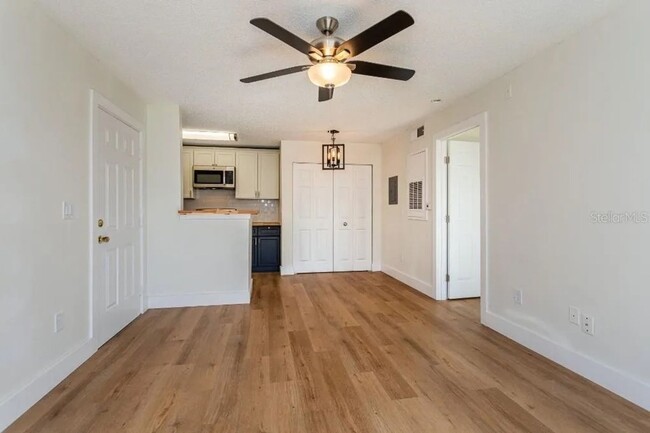 Building Photo - Charming 1BR Condo in Lake Mary