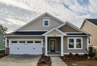 Building Photo - 2525 Lantana Ln