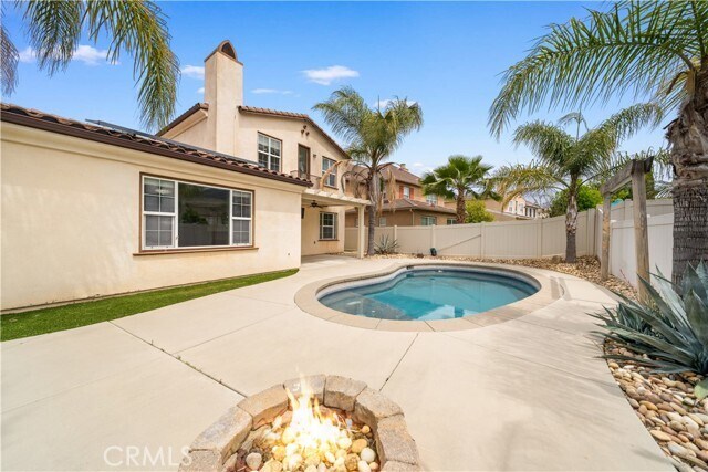 Building Photo - 46239 Lone Pine Dr