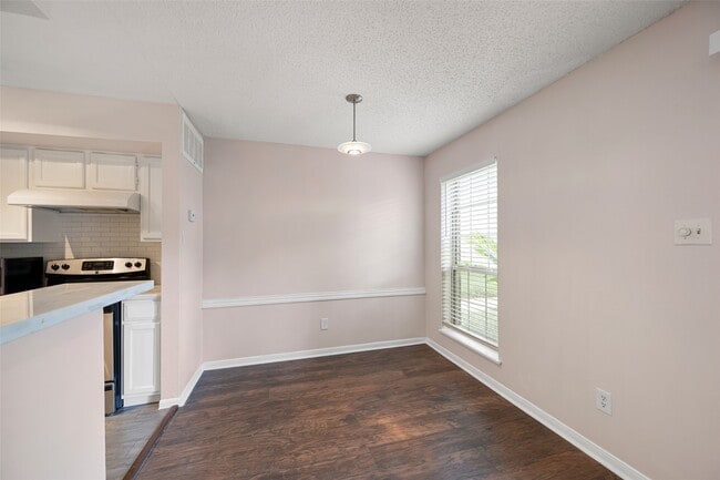 Building Photo - 2120 El Paseo St