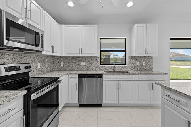 Building Photo - 710 NW 2nd Ln