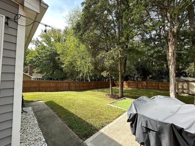 Building Photo - 2321 Oldenburg Dr