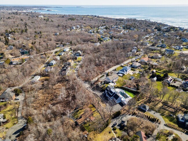 Building Photo - 17 Hillside Rd