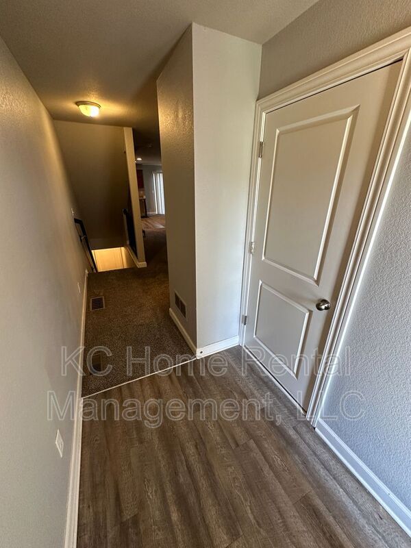 Building Photo - 10530 Kane Dr