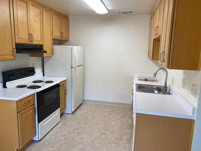 Building Photo - 2124 Santa Ana Dr