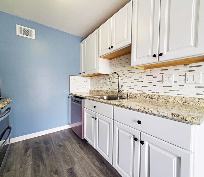 Building Photo - 1223 Quincy Ct