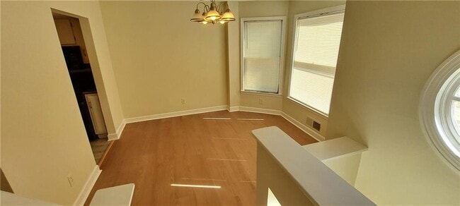 Building Photo - 428 Page Ave NE
