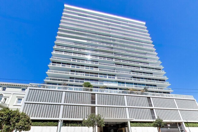 Building Photo - 2200 Sacramento St