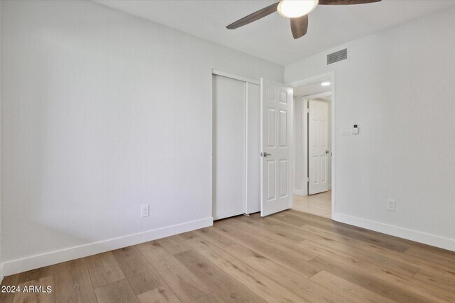 Building Photo - 8649 E Royal Palm Rd