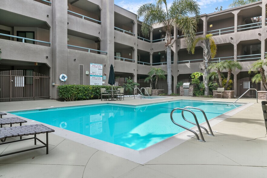 Building Photo - 8300 Manitoba St