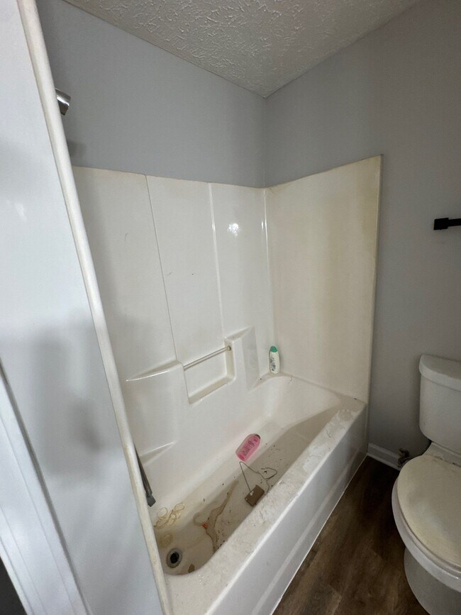 Building Photo - 811 Scott St