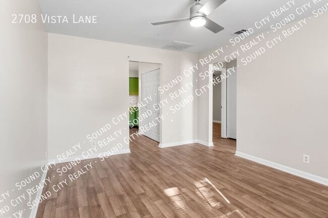 Building Photo - 2708 Vista Ln